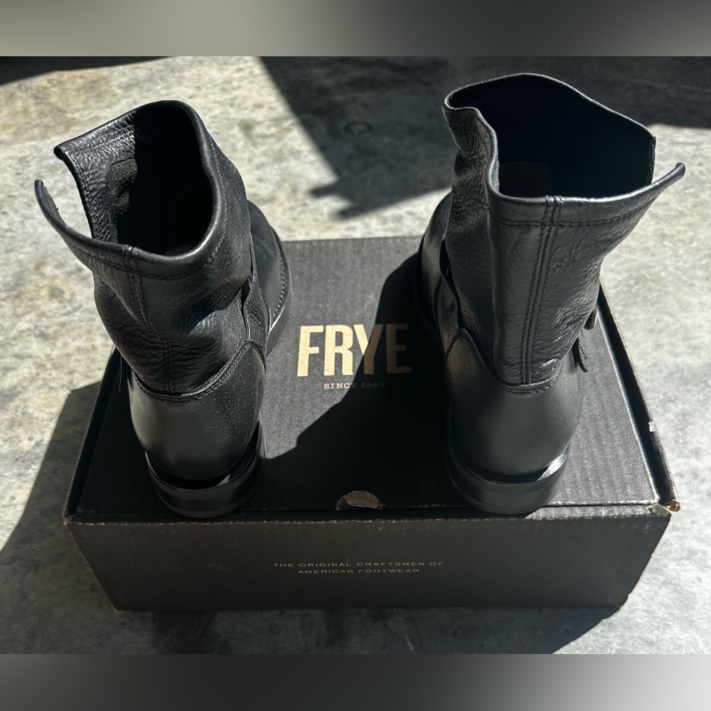 NEW FRYE VERONICA BOOTIE BLACK BUTTERY SOFT GENUINE LEATHER BOOTS SZ 7.5 - Picture 12 of 15